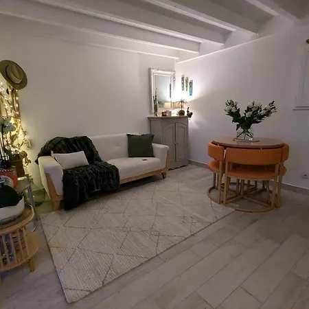 Tirojade Apartment